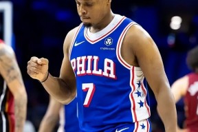 费城76人训练开放日,转会期防线松动引欢呼,NBA总决赛在即,赛季目标并未改变的简单介绍