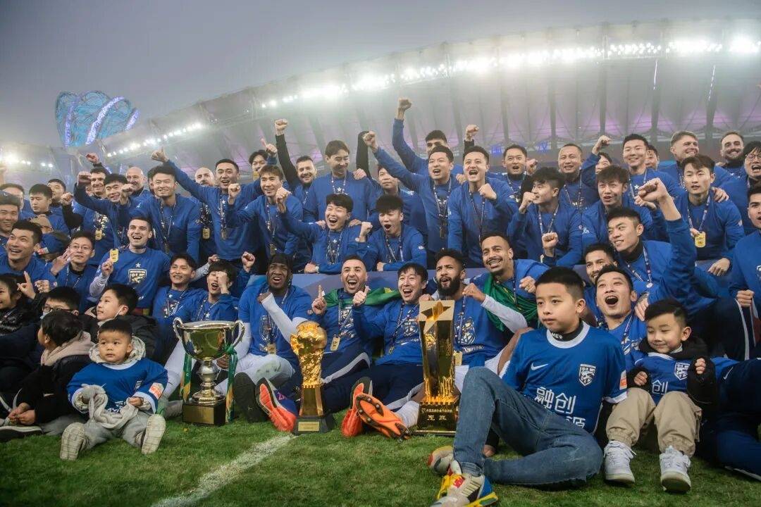 武汉三镇赛前战术微调，志在英超名次提升，更衣室稳定，阵容厚度经受考验的简单介绍