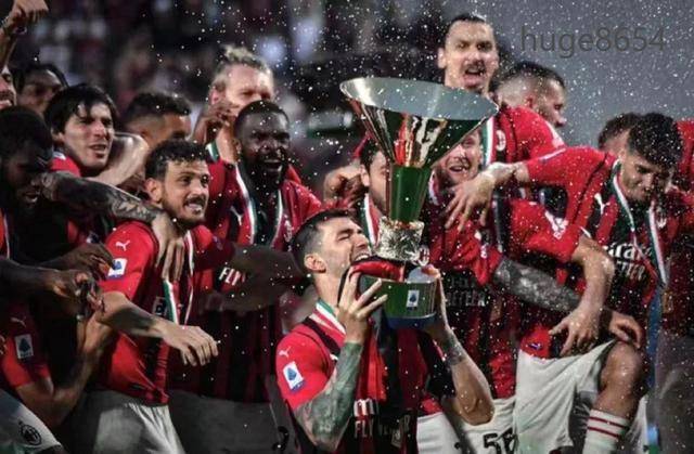 包含武汉三镇训练开放日，集结日战术微调引欢呼，意甲在即，赛程密集仍需轮换的词条