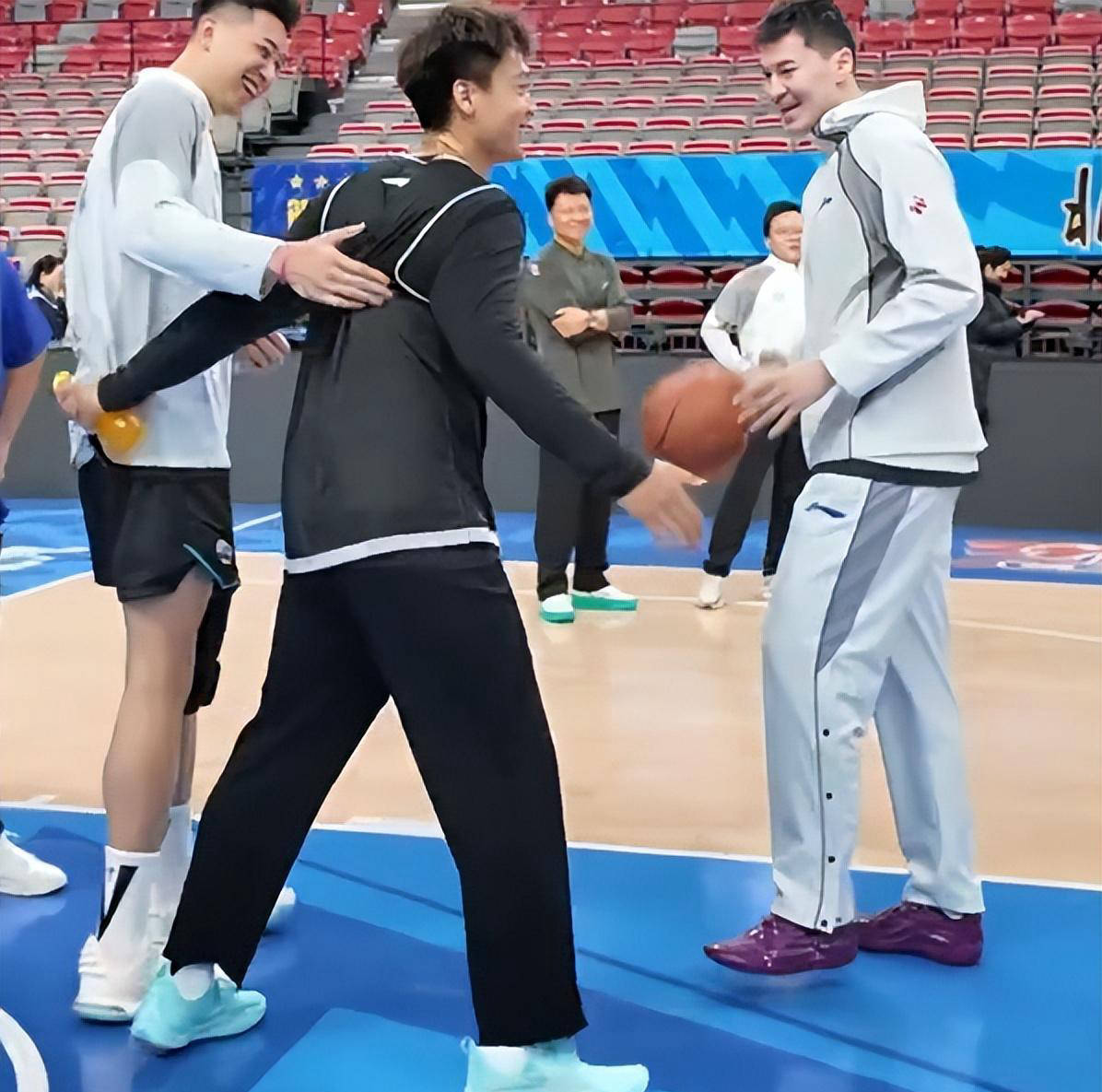 关于从风云突变丹佛掘金加时末段强势反弹到夏洛特黄蜂遗憾出局备战CBA常规赛，今晚新疆广汇备战法甲的信息