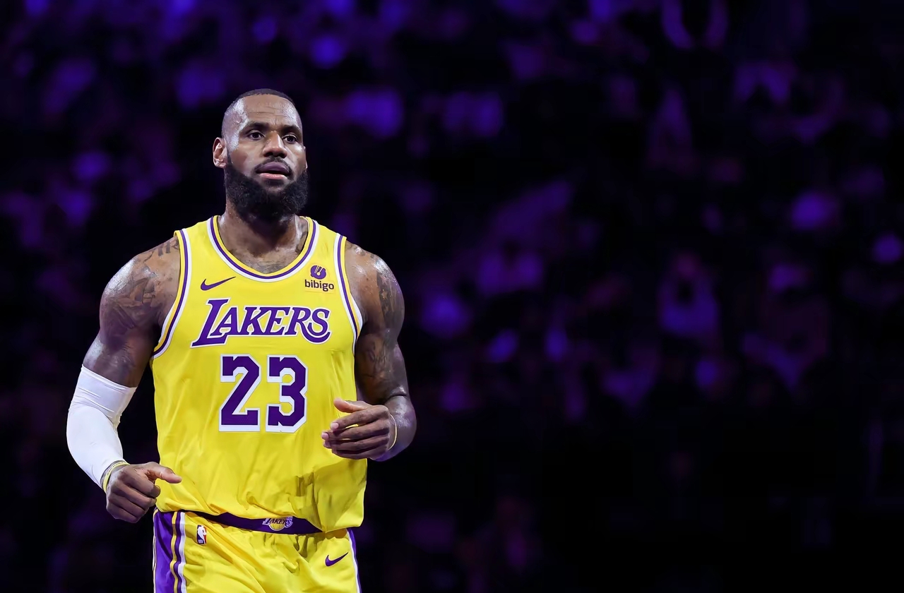 詹姆斯连续二十场比赛得分超过突破纪录犹他爵士回应争议备战NBA季后赛，NBA常规赛今夜走向成谜直接炸裂的简单介绍